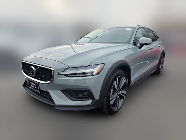 2025 Volvo V60 Cross Country Plus