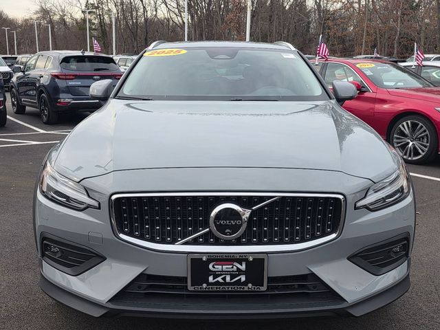 2025 Volvo V60 Cross Country Plus