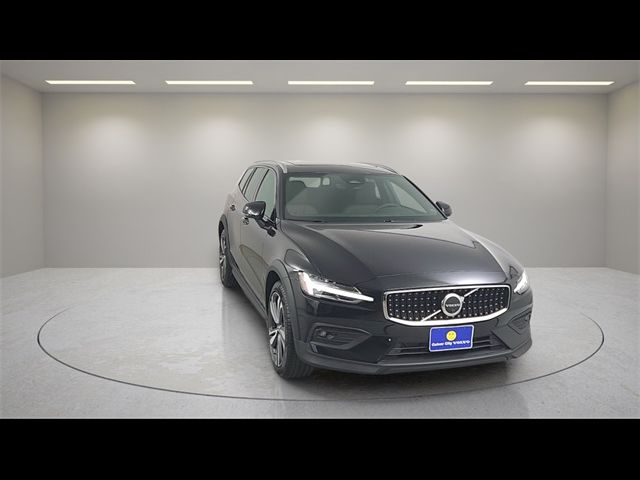 2025 Volvo V60 Cross Country Plus