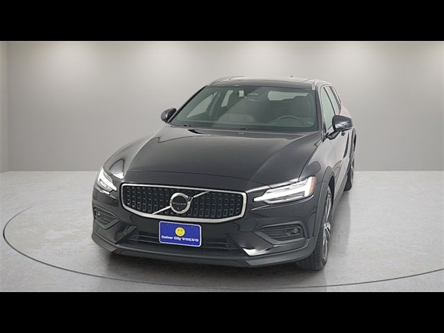 2025 Volvo V60 Cross Country Plus