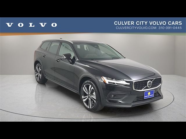 2025 Volvo V60 Cross Country Plus