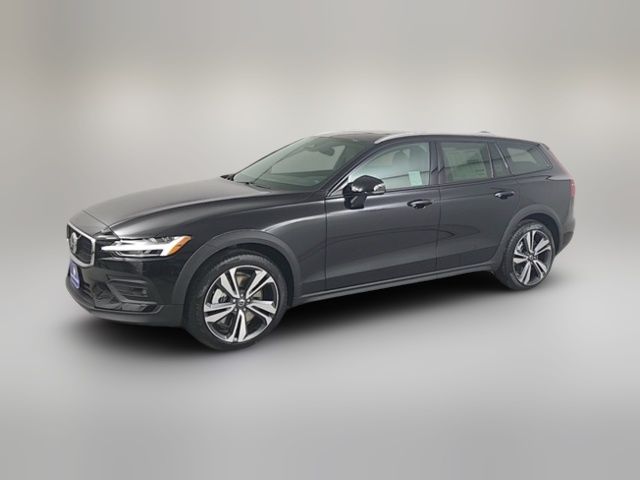 2025 Volvo V60 Cross Country Plus