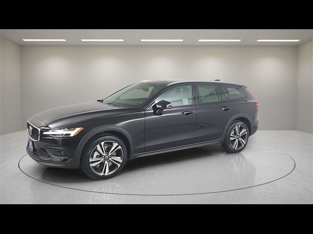 2025 Volvo V60 Cross Country Plus