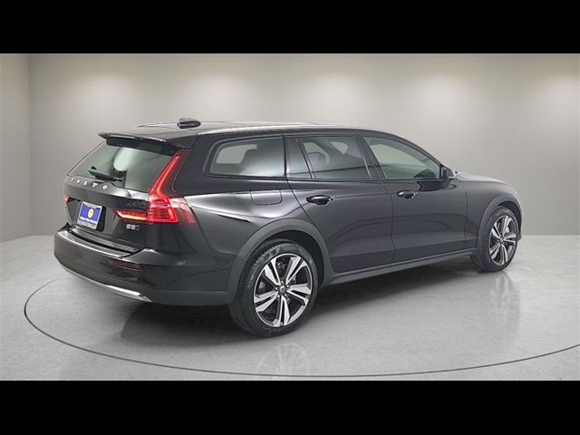 2025 Volvo V60 Cross Country Plus