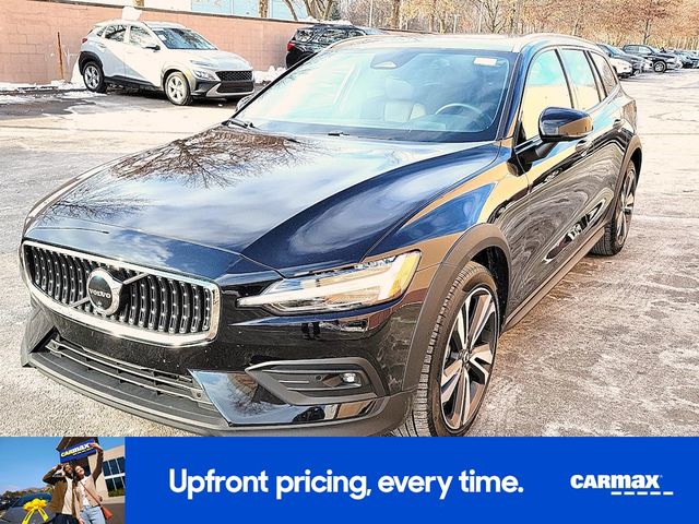 2025 Volvo V60 Cross Country Plus