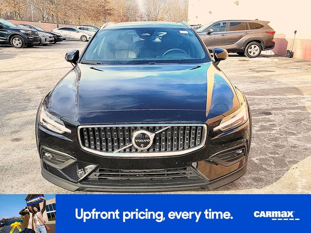 2025 Volvo V60 Cross Country Plus