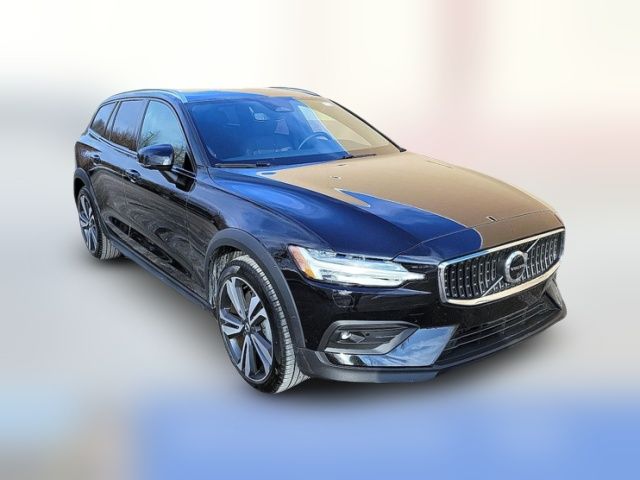 2025 Volvo V60 Cross Country Plus