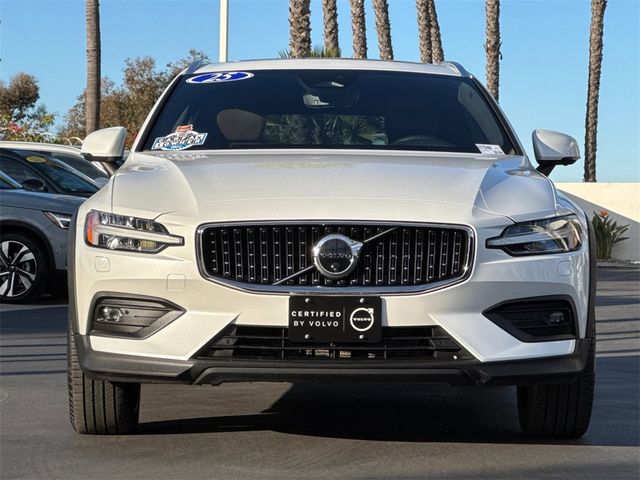 2025 Volvo V60 Cross Country Plus