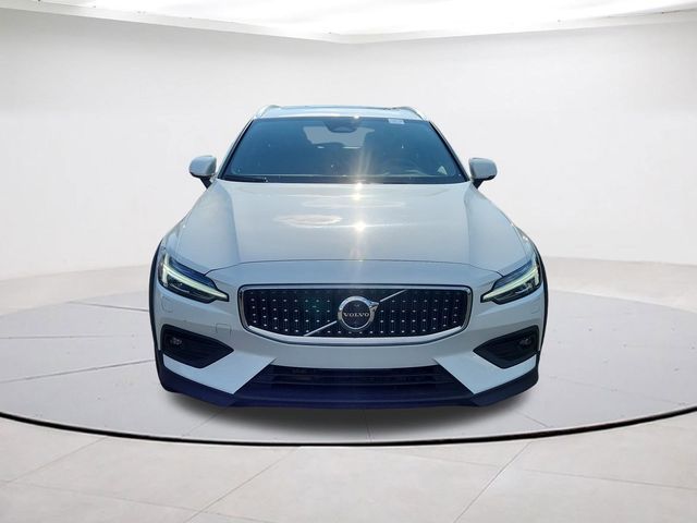 2025 Volvo V60 Cross Country Plus