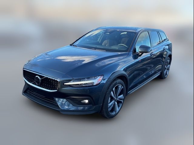 2025 Volvo V60 Cross Country Plus