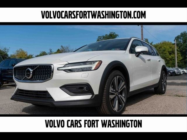 2025 Volvo V60 Cross Country Plus