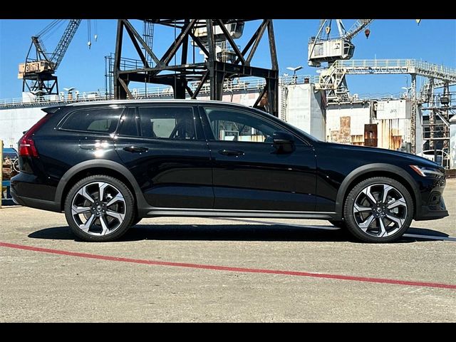 2025 Volvo V60 Cross Country Plus