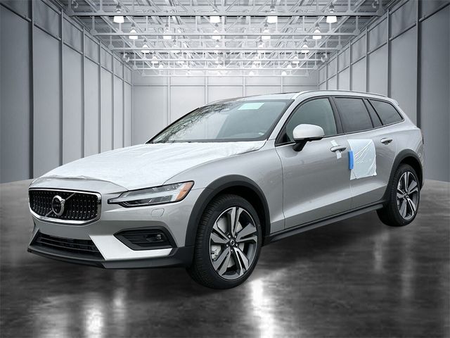 2025 Volvo V60 Cross Country Plus