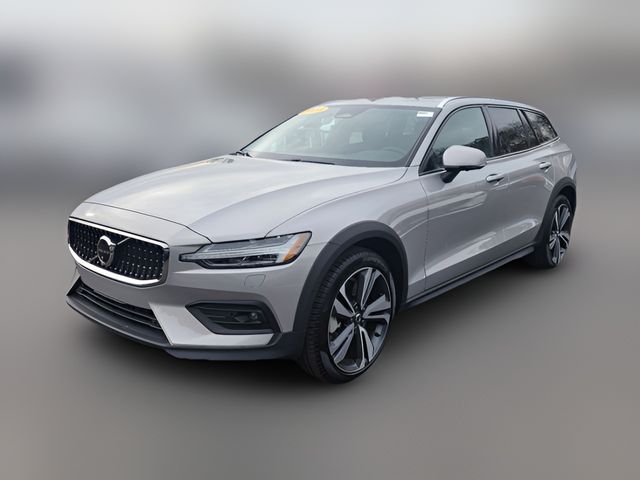 2025 Volvo V60 Cross Country Plus