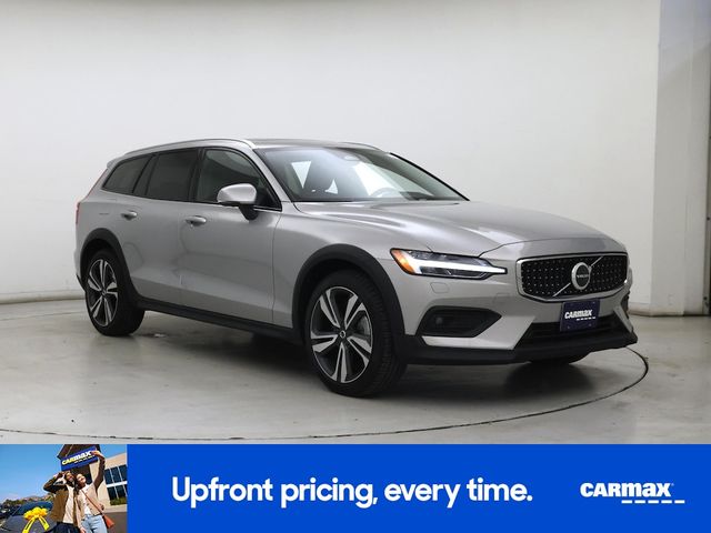 2025 Volvo V60 Cross Country Plus