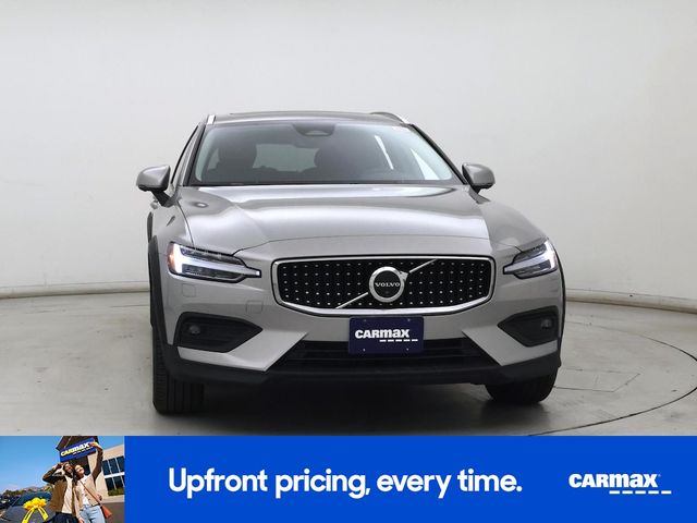 2025 Volvo V60 Cross Country Plus