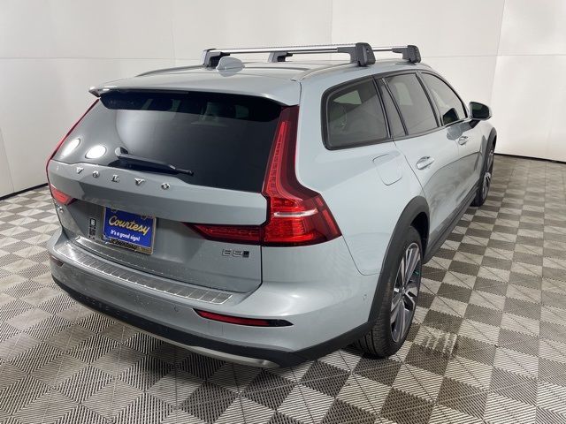 2025 Volvo V60 Cross Country Plus