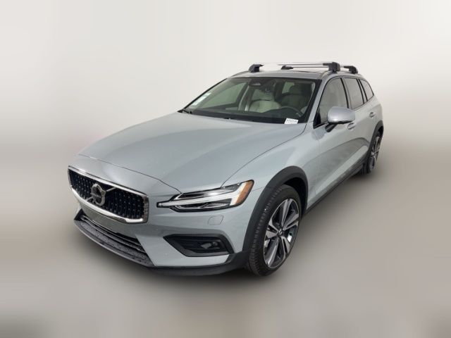 2025 Volvo V60 Cross Country Plus