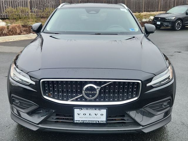 2025 Volvo V60 Cross Country Ultra