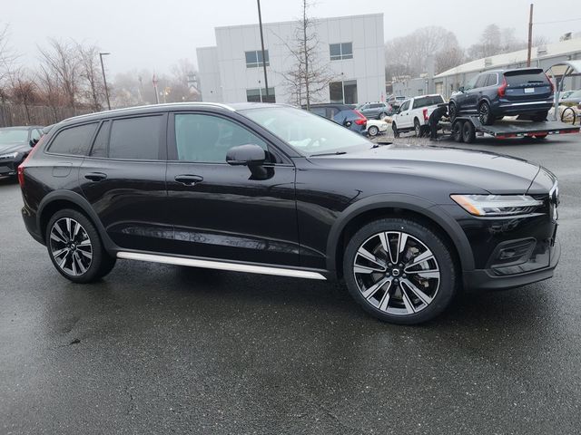 2025 Volvo V60 Cross Country Ultra