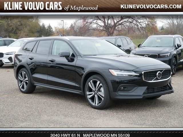 2025 Volvo V60 Cross Country Plus