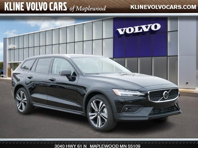 2025 Volvo V60 Cross Country Plus