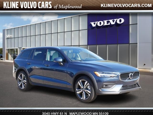 2025 Volvo V60 Cross Country Plus