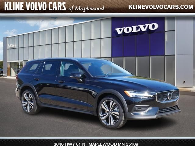 2025 Volvo V60 Cross Country Plus