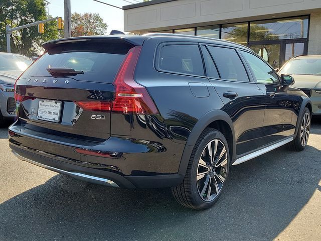 2025 Volvo V60 Cross Country Ultra