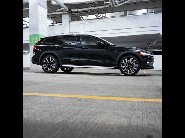 2025 Volvo V60 Cross Country Ultra