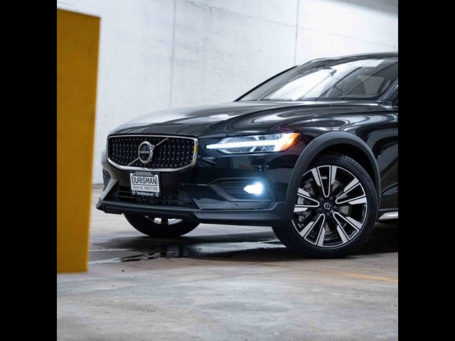 2025 Volvo V60 Cross Country Ultra