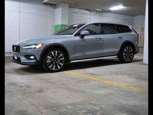 2025 Volvo V60 Cross Country Ultra