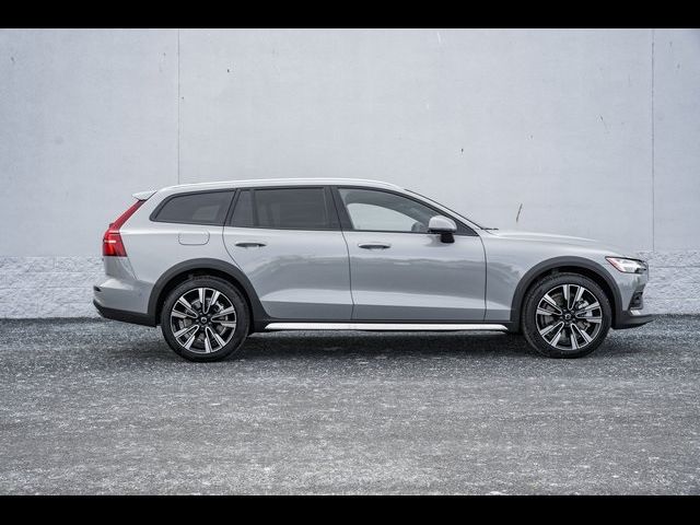 2025 Volvo V60 Cross Country Ultra