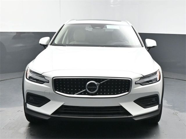 2025 Volvo V60 Cross Country Ultra