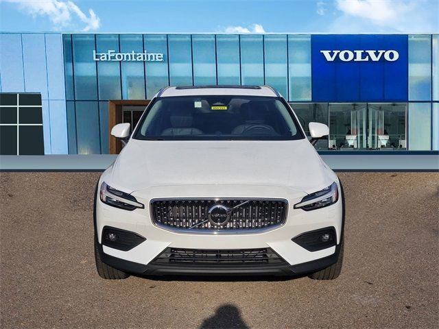 2025 Volvo V60 Cross Country Ultra