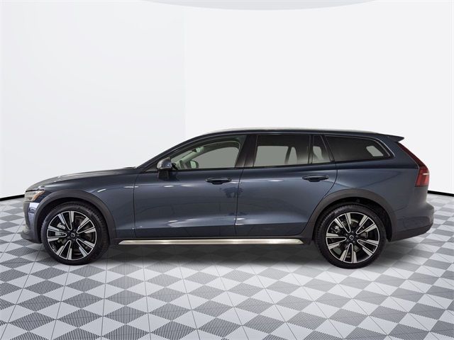 2025 Volvo V60 Cross Country Ultra