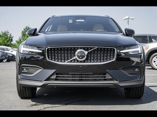 2025 Volvo V60 Cross Country Ultra