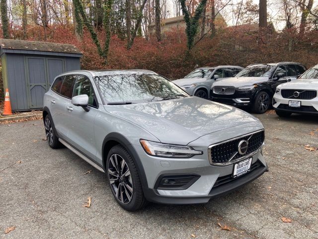 2025 Volvo V60 Cross Country Ultra