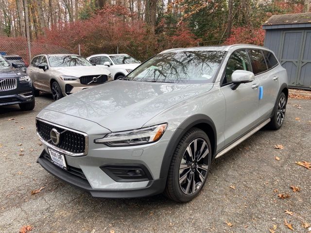 2025 Volvo V60 Cross Country Ultra