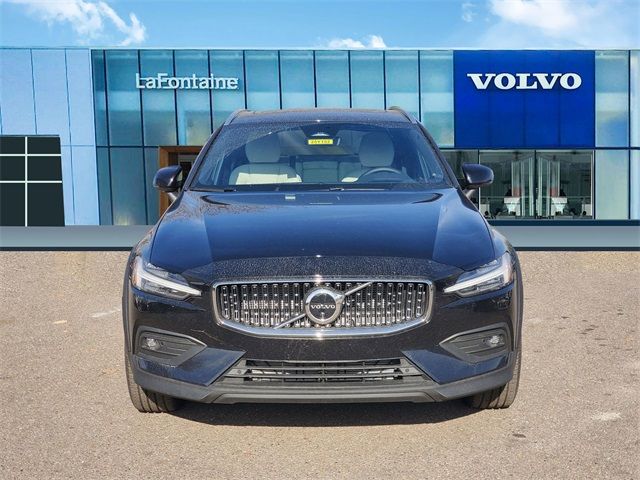 2025 Volvo V60 Cross Country Ultra