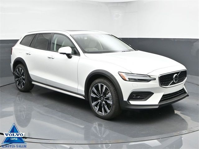 2025 Volvo V60 Cross Country Ultra