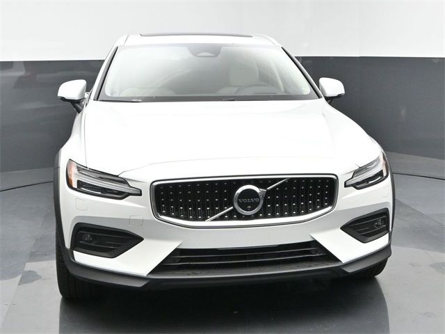 2025 Volvo V60 Cross Country Ultra