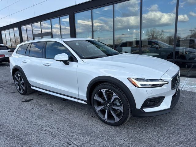 2025 Volvo V60 Cross Country Ultra