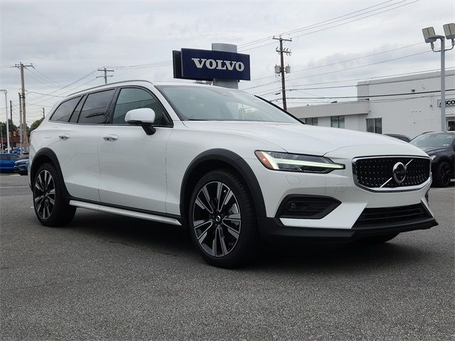 2025 Volvo V60 Cross Country Ultra