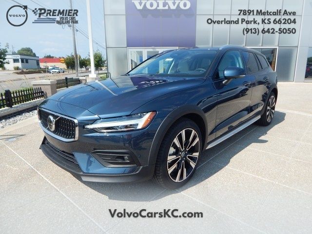 2025 Volvo V60 Cross Country Ultra