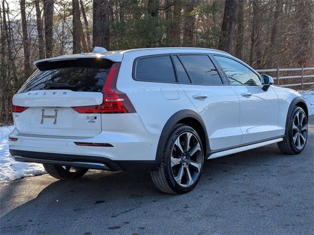 2025 Volvo V60 Cross Country Ultra