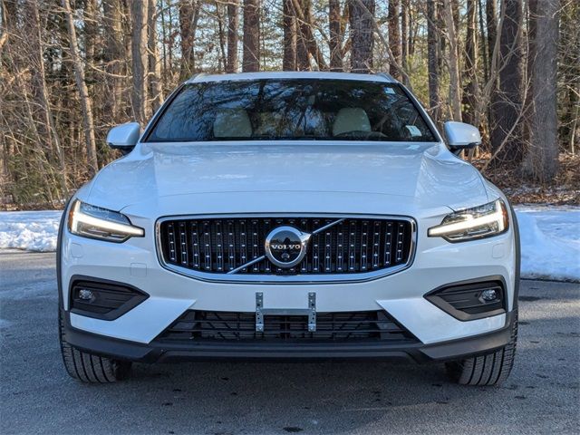 2025 Volvo V60 Cross Country Ultra