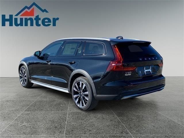 2025 Volvo V60 Cross Country Ultra