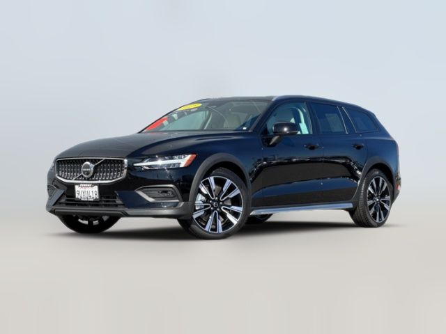 2025 Volvo V60 Cross Country Ultra