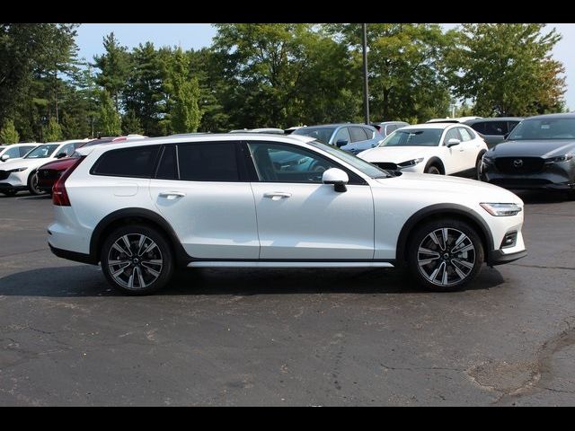 2025 Volvo V60 Cross Country Ultra